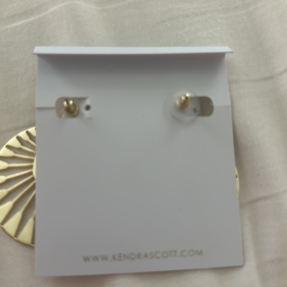 Kendra Scott Gold Statement Earring - image 3